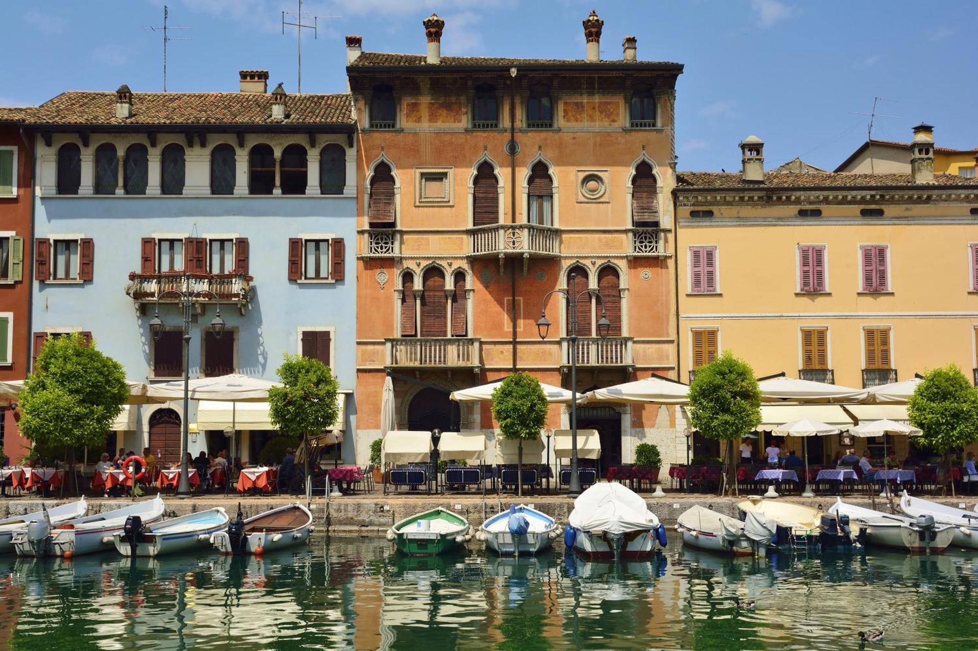 Almavite Wine Resort With Pool Desenzano del Garda Exterior photo