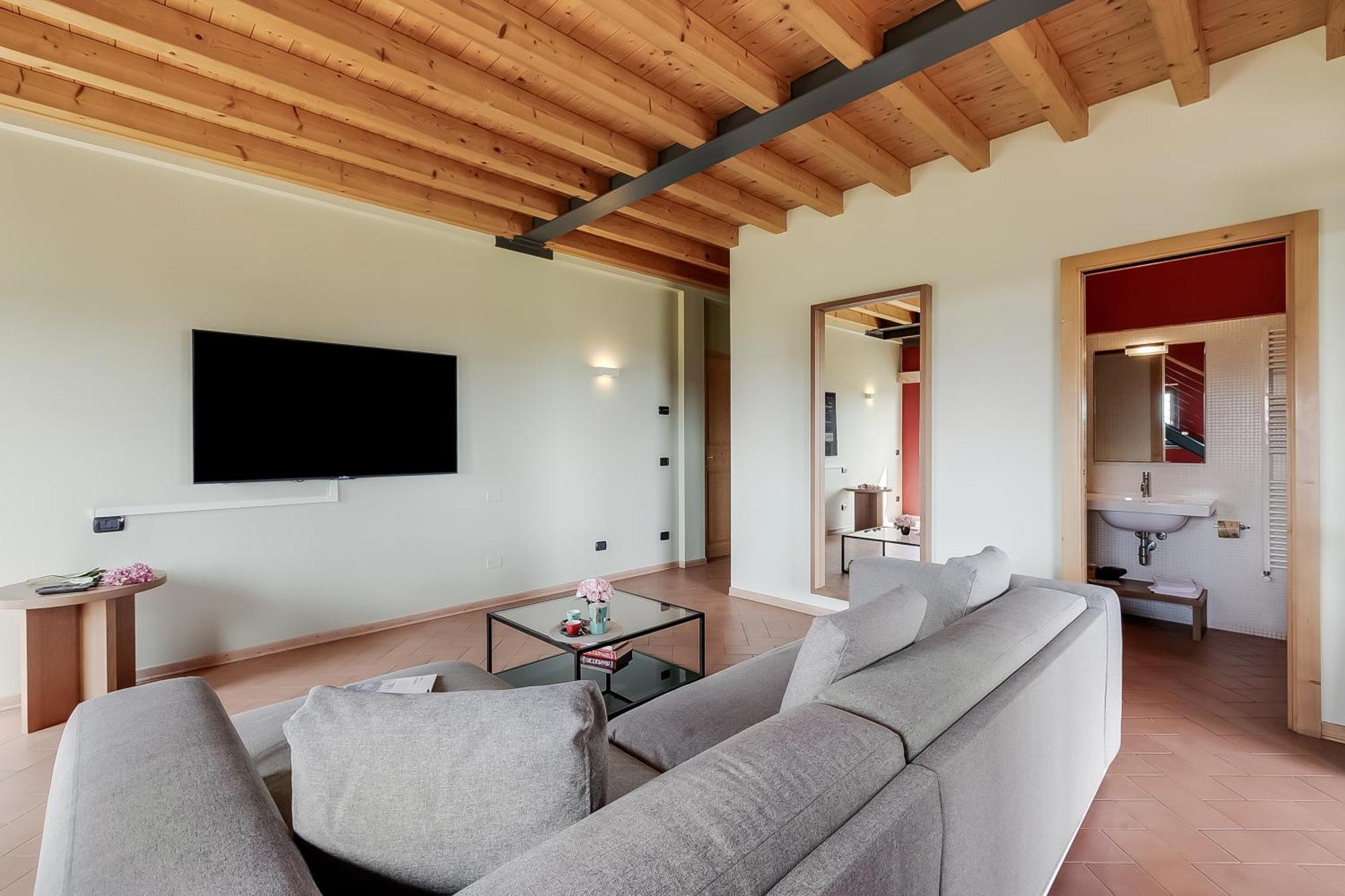 Almavite Wine Resort With Pool Desenzano del Garda Exterior photo