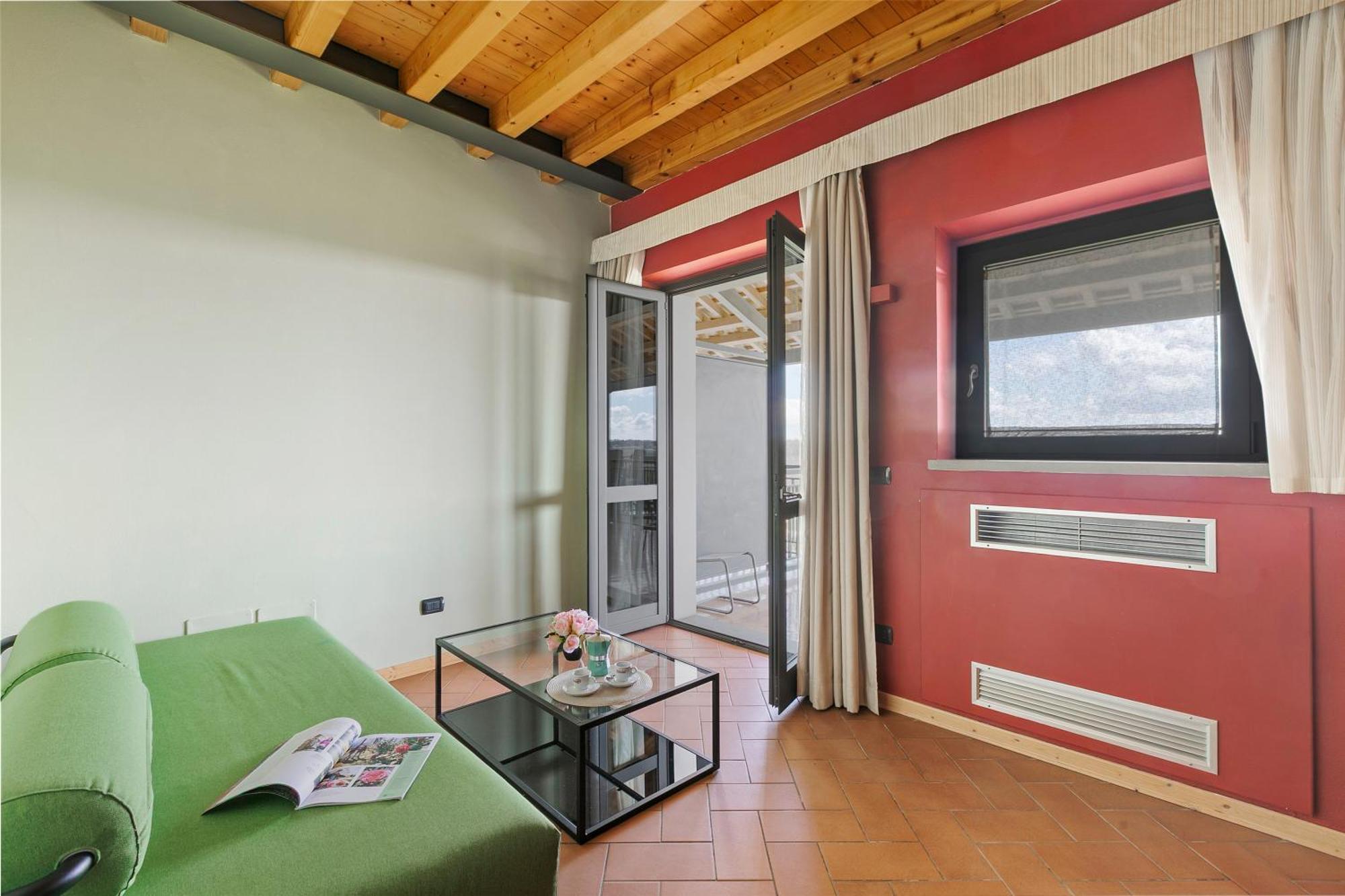 Almavite Wine Resort With Pool Desenzano del Garda Exterior photo